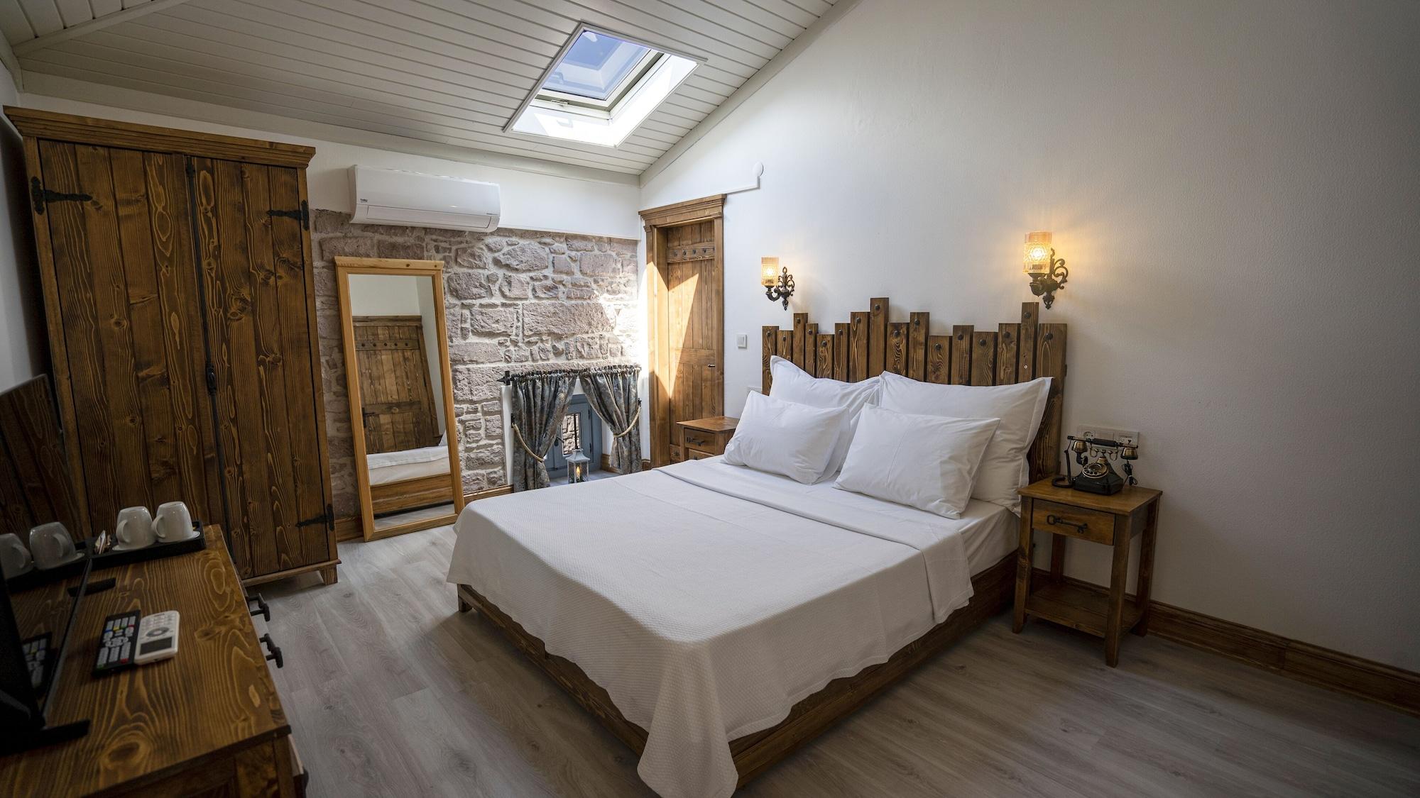 Villa Pietra Butik Otel ไอวาลิค ภายนอก รูปภาพ