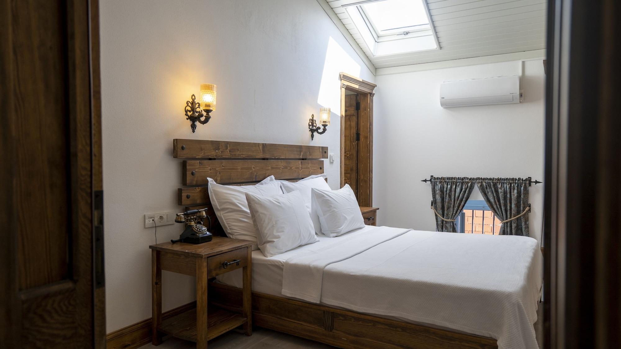 Villa Pietra Butik Otel ไอวาลิค ภายนอก รูปภาพ