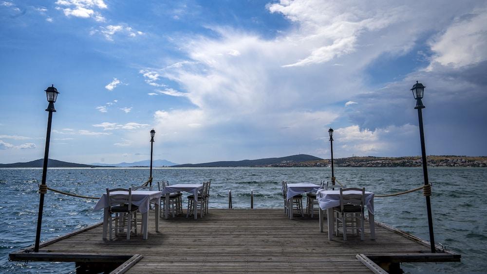 Villa Pietra Butik Otel ไอวาลิค ภายนอก รูปภาพ