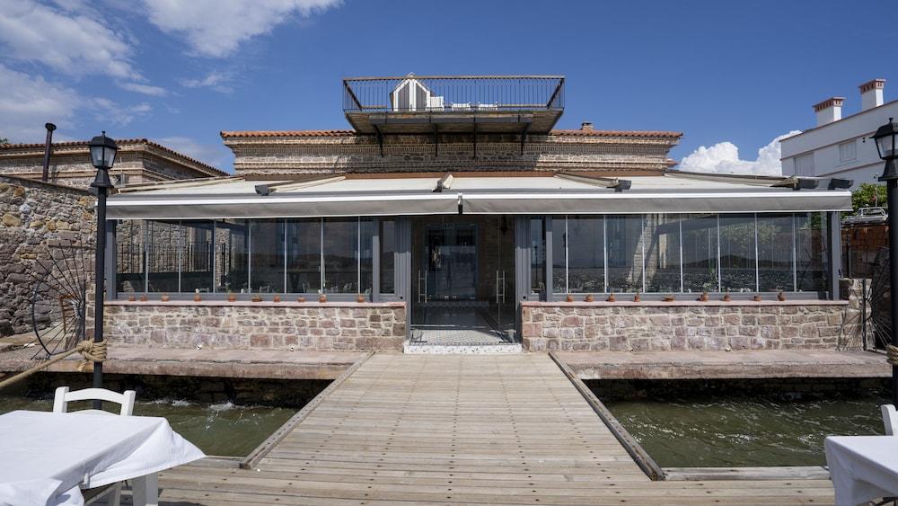 Villa Pietra Butik Otel ไอวาลิค ภายนอก รูปภาพ